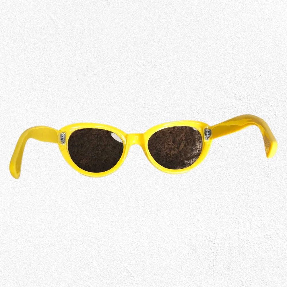 1950s Vintage Yellow Mod Cat Eye Sunglasses Bold Oval Frame Retro Funky Eyewear